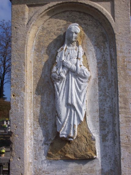 banov-relief-pred-restaurovanim