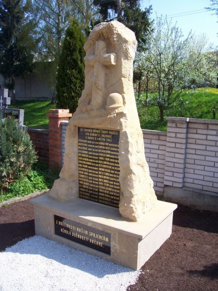 pamatnik-padlych-vojaku-vlcnov-2-po_